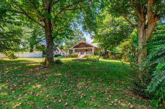 1125 S Crest Road, Rossville, GA 30741