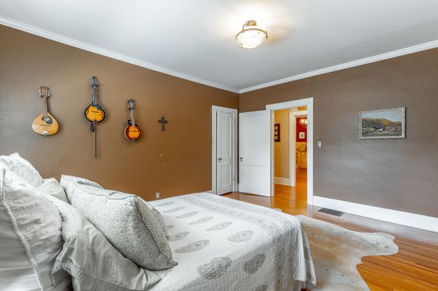 1125 S Crest Road, Rossville, GA 30741
