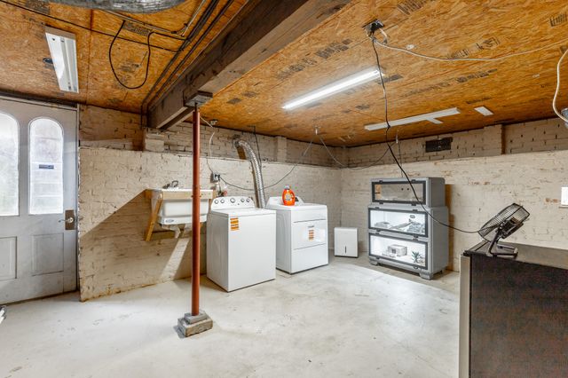 1125 S Crest Road, Rossville, GA 30741