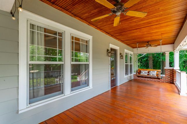 1125 S Crest Road, Rossville, GA 30741
