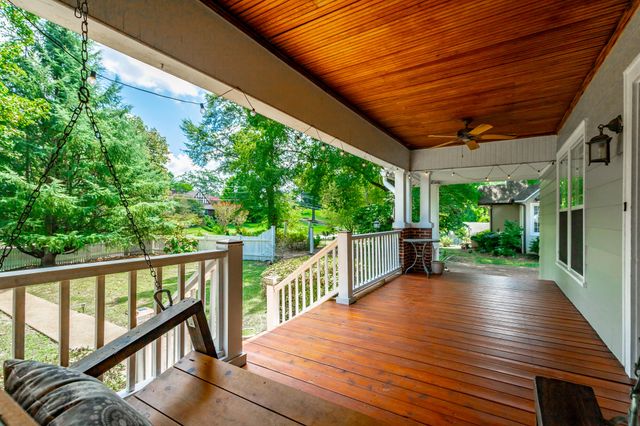 1125 S Crest Road, Rossville, GA 30741