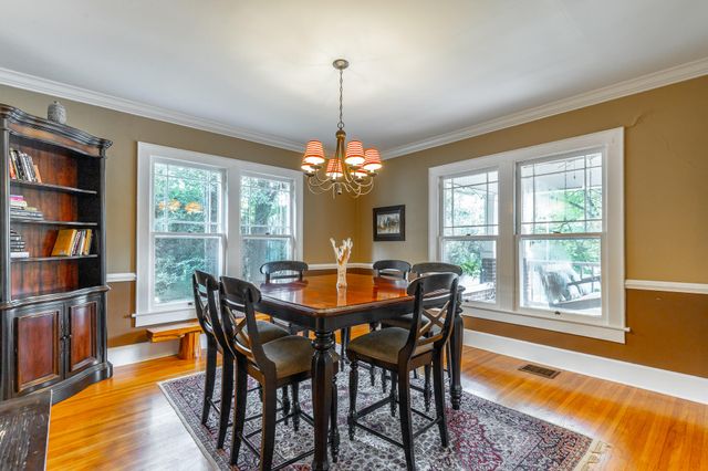 1125 S Crest Road, Rossville, GA 30741