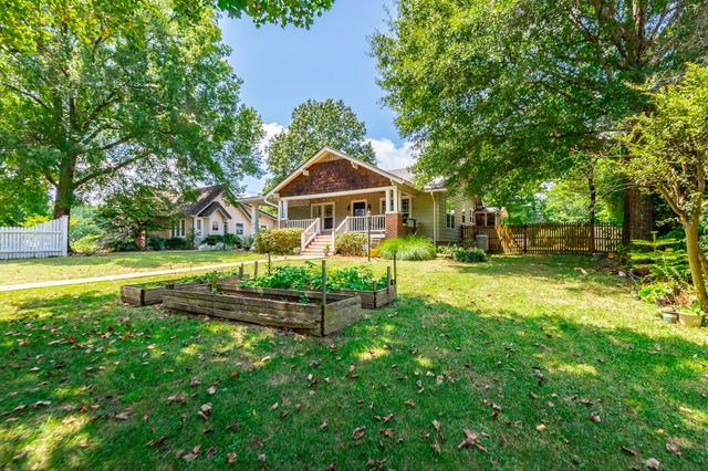 1125 S Crest Road, Rossville, GA 30741