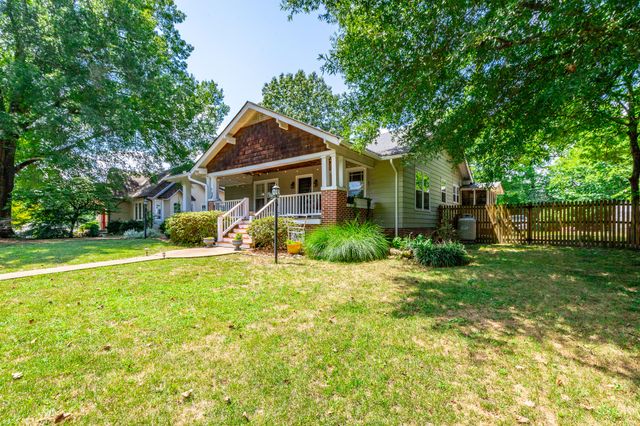 1125 S Crest Road, Rossville, GA 30741