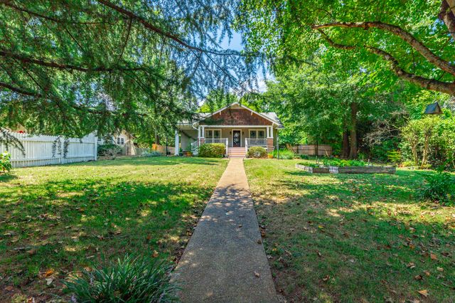 1125 S Crest Road, Rossville, GA 30741