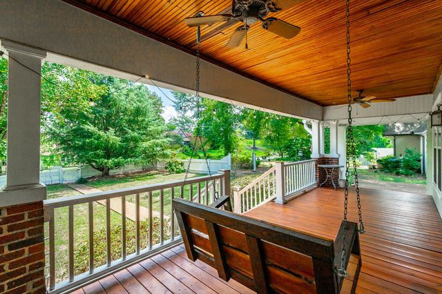1125 S Crest Road, Rossville, GA 30741