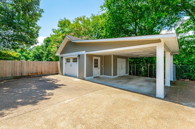 1125 S Crest Road, Rossville, GA 30741
