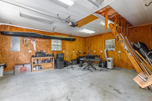 1125 S Crest Road, Rossville, GA 30741