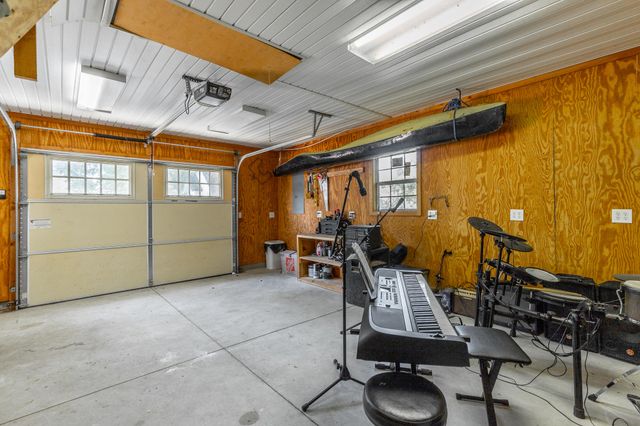 1125 S Crest Road, Rossville, GA 30741