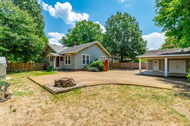 1125 S Crest Road, Rossville, GA 30741