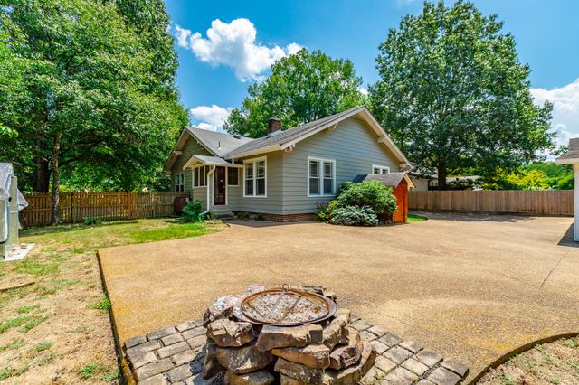 1125 S Crest Road, Rossville, GA 30741