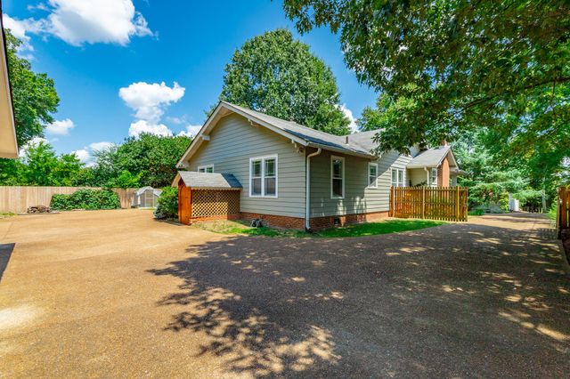 1125 S Crest Road, Rossville, GA 30741