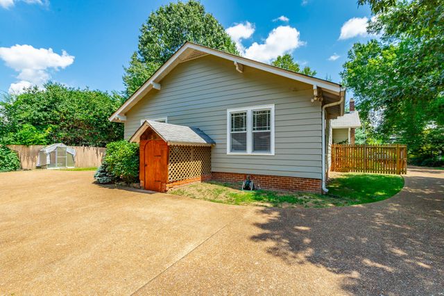 1125 S Crest Road, Rossville, GA 30741
