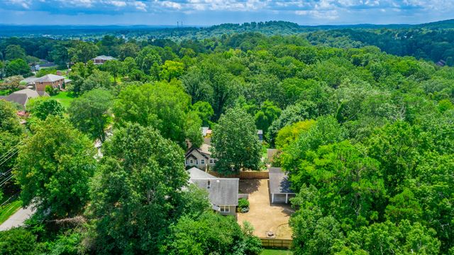 1125 S Crest Road, Rossville, GA 30741