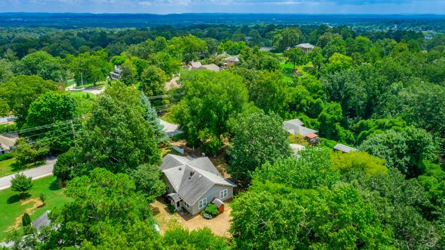 1125 S Crest Road, Rossville, GA 30741