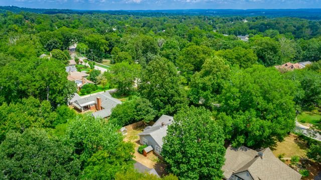 1125 S Crest Road, Rossville, GA 30741