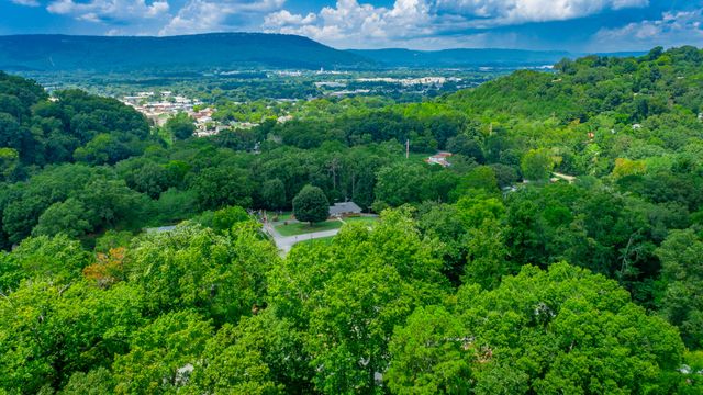1125 S Crest Road, Rossville, GA 30741