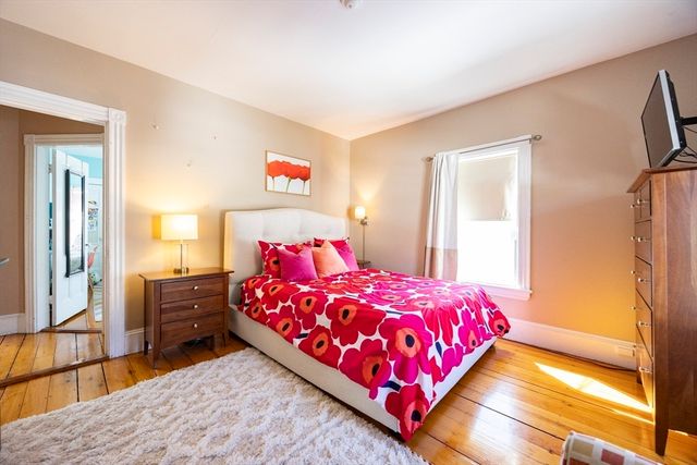 7 Elm St, Boston, MA 02136