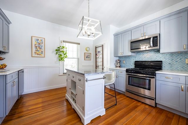 7 Elm St, Boston, MA 02136