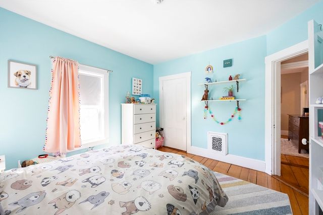 7 Elm St, Boston, MA 02136