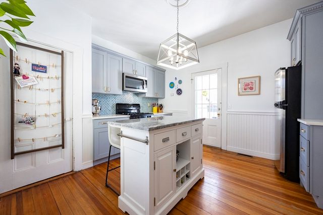 7 Elm St, Boston, MA 02136