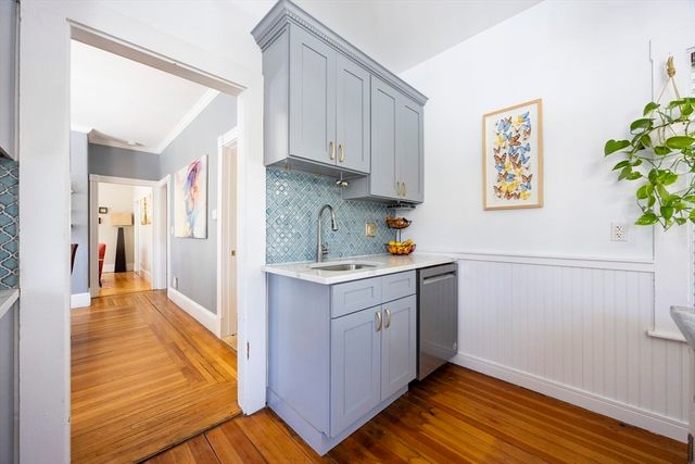 7 Elm St, Boston, MA 02136