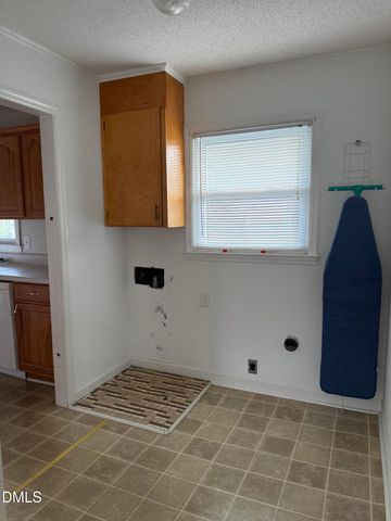 2992 Cherry Lane, Kinston, NC 28504