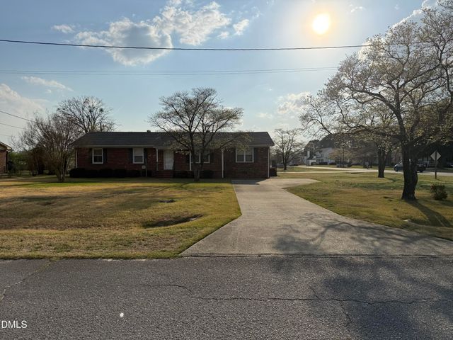 2992 Cherry Lane, Kinston, NC 28504