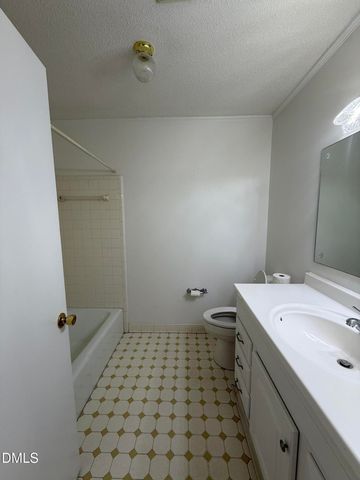 2992 Cherry Lane, Kinston, NC 28504