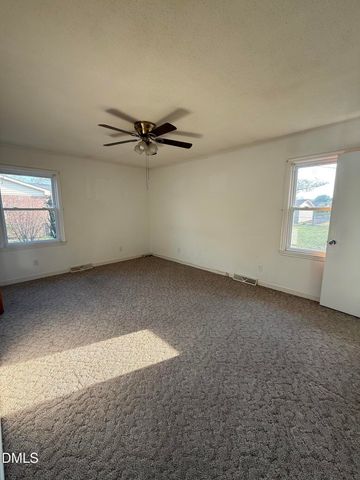 2992 Cherry Lane, Kinston, NC 28504