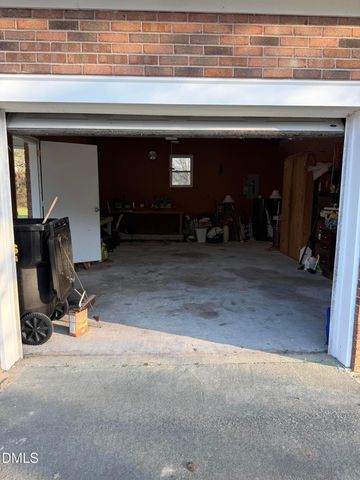 2992 Cherry Lane, Kinston, NC 28504