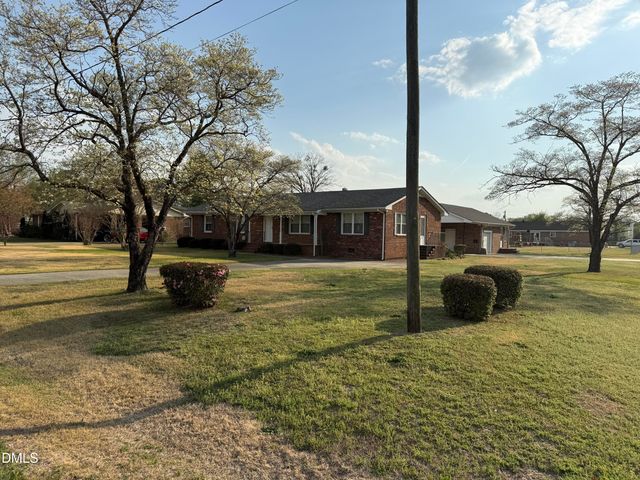 2992 Cherry Lane, Kinston, NC 28504