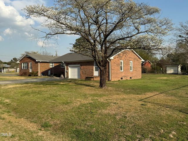 2992 Cherry Lane, Kinston, NC 28504