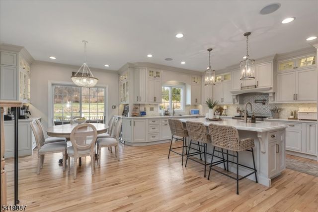 38 Still Hollow Rd, Tewksbury Twp., NJ 08833