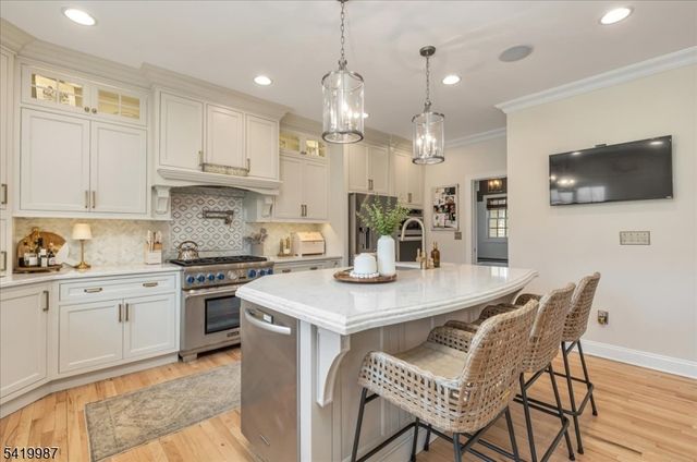 38 Still Hollow Rd, Tewksbury Twp., NJ 08833