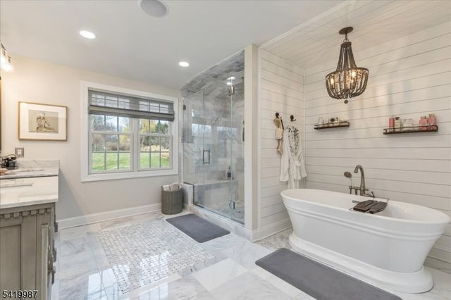 38 Still Hollow Rd, Tewksbury Twp., NJ 08833