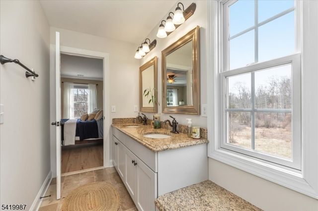 38 Still Hollow Rd, Tewksbury Twp., NJ 08833