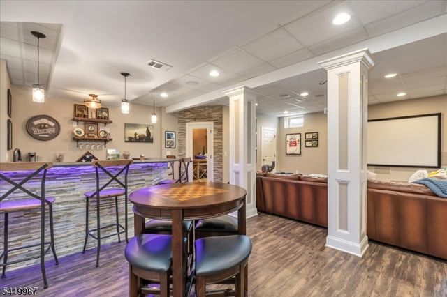 38 Still Hollow Rd, Tewksbury Twp., NJ 08833