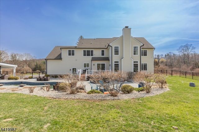 38 Still Hollow Rd, Tewksbury Twp., NJ 08833