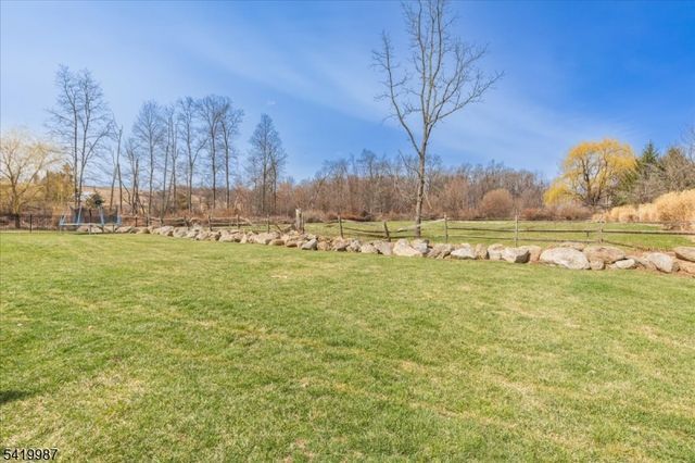 38 Still Hollow Rd, Tewksbury Twp., NJ 08833