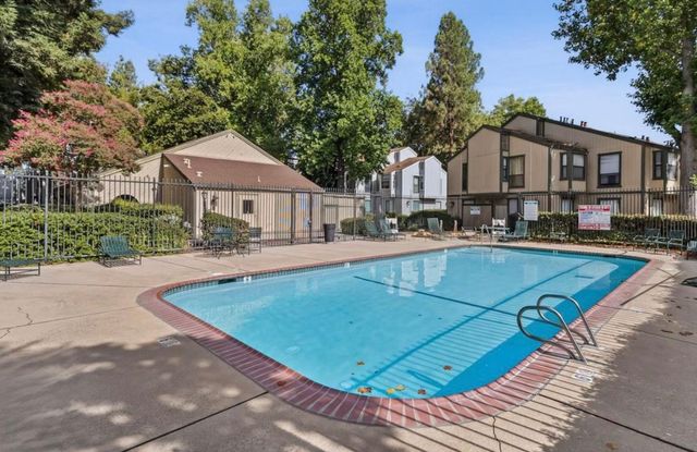 151 Del Verde Cir #3, Sacramento, CA 95833