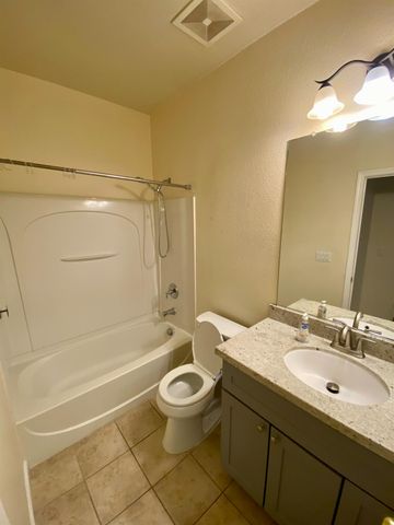 390 Greg Thatch Cir, Sacramento, CA 95835