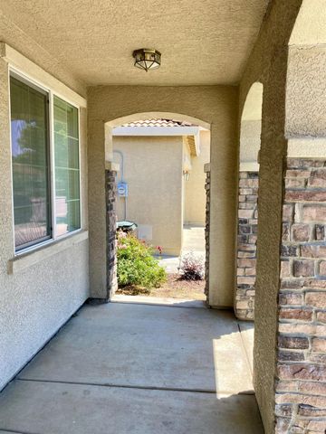 390 Greg Thatch Cir, Sacramento, CA 95835