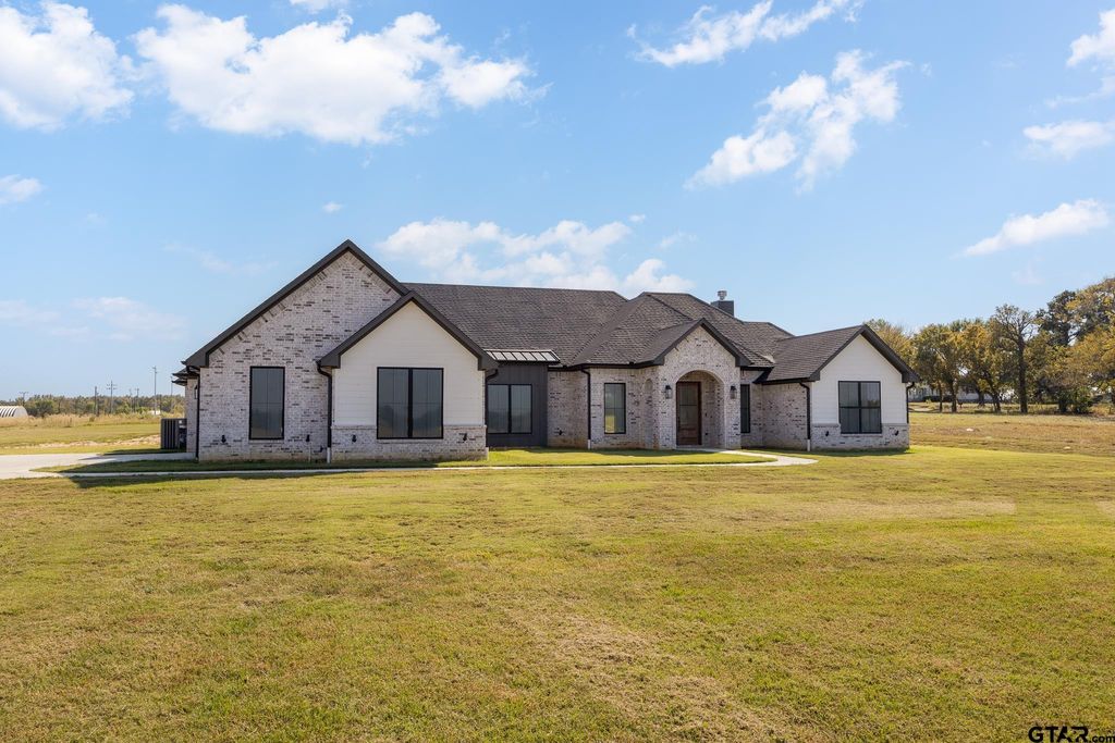 11569 CR 177, Bullard, TX 75757