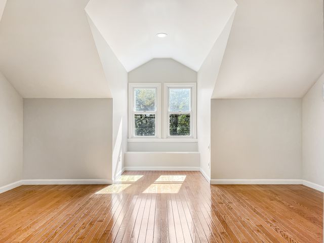 1201 Middlebury Lane, Wilmette, IL 60091