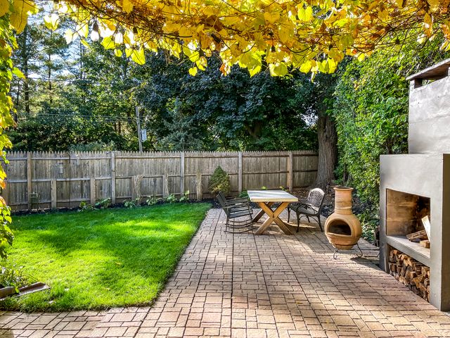 1201 Middlebury Lane, Wilmette, IL 60091