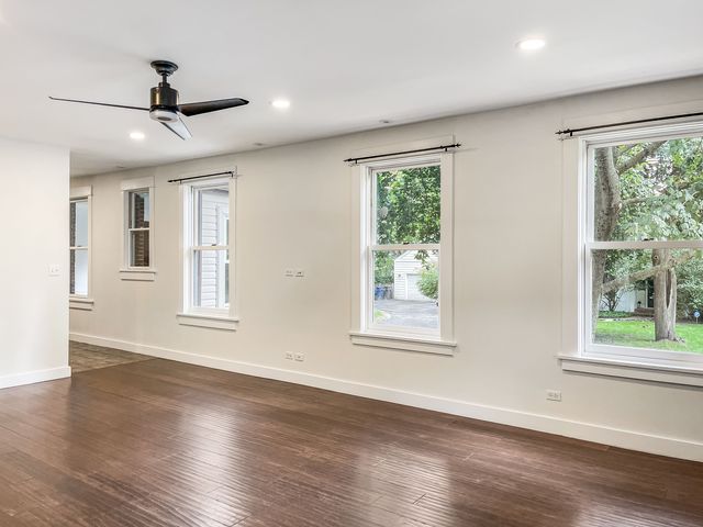 1201 Middlebury Lane, Wilmette, IL 60091