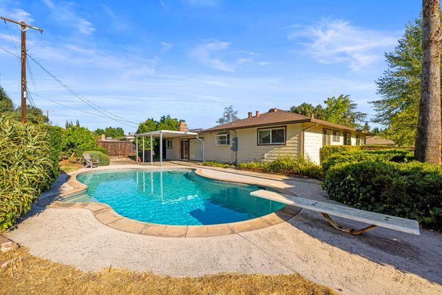 2001 Maryal Dr, Sacramento, CA 95864