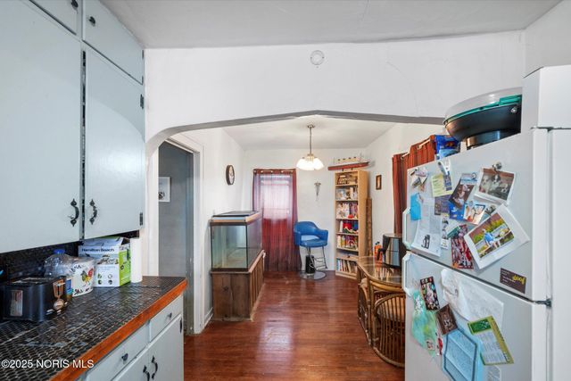 1861 Tremainsville Road, Toledo, OH 43613