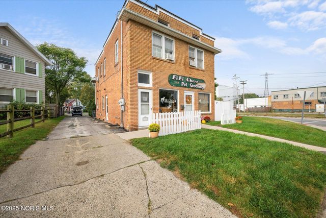 1861 Tremainsville Road, Toledo, OH 43613